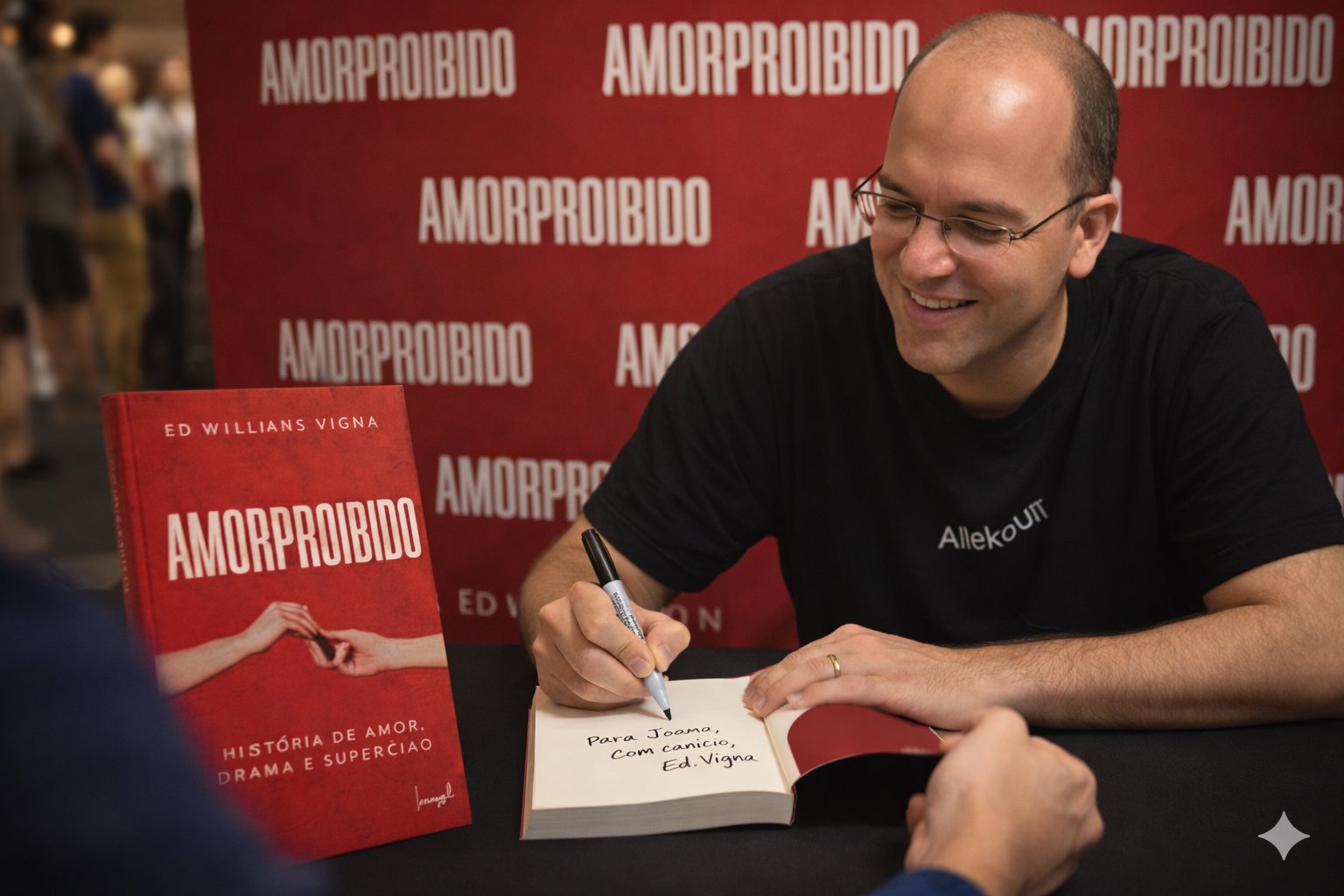 Ed Willians Vigna autografando